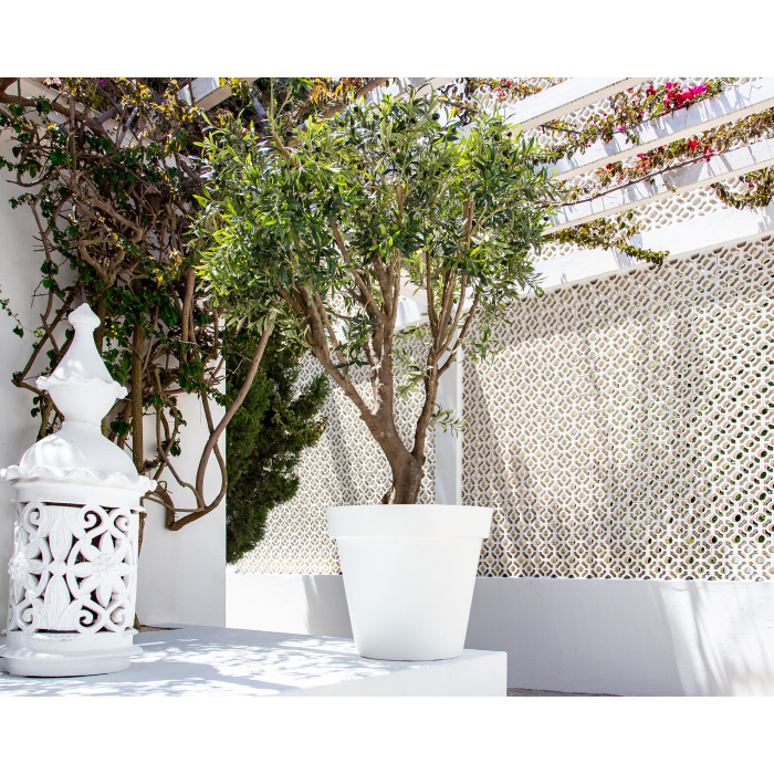 plastic-pot-recyclable-recycled-big-tree2_132236060