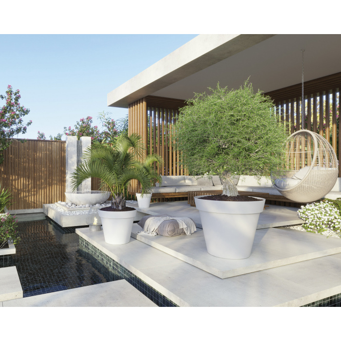 plastic-pot-recyclable-recycled-white2_745596840